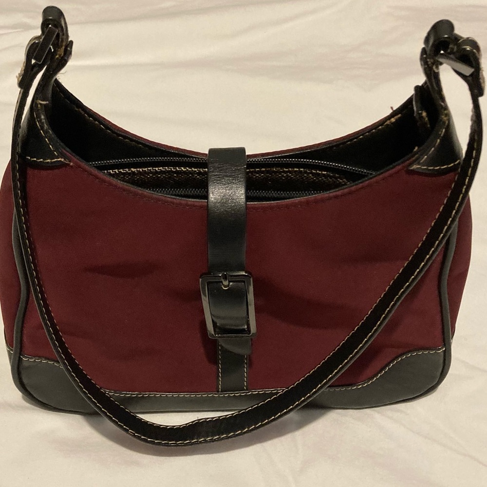 MAXX NEW YORK SHOULDER BAG PURSE